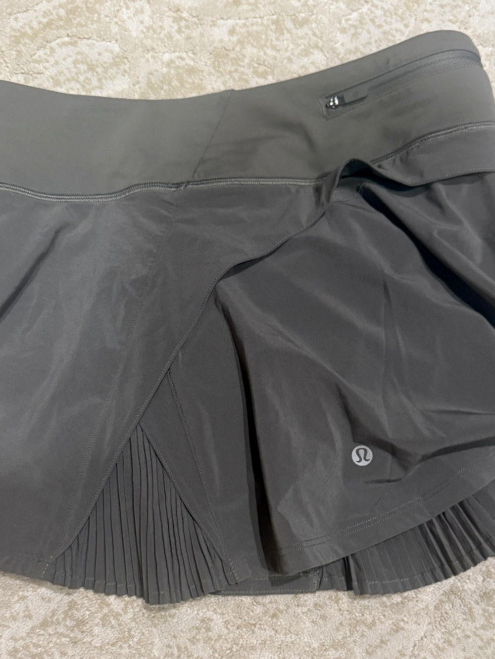 Lululemon 2 skorts in Olive Green & Burgundy SZ 6 perf w/ pocket for phone/keys - Picture 12 of 14